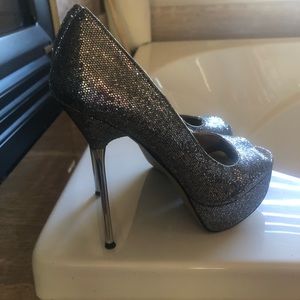 Steve Madden Shoes - Steve Madden Silver Glitter Stiletto Heels Steve Madden Shoes - Steve Madden Silver Glitter Stiletto Heels